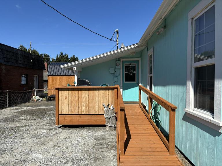 Surfs Up - B&B Long Beach