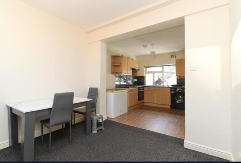Beach Next Door Flat Retreat and Free Parking - B&B Margate