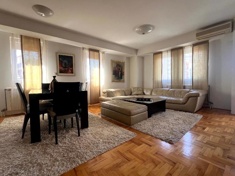 BD Lux Apartment & Garage - Ferienwohnung Skopje