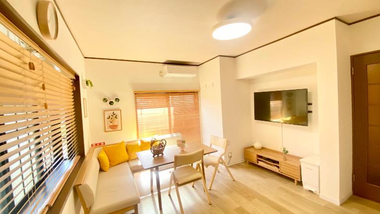 Family Home Walking to the Beach Park & Playground - Bed and Breakfast Hasunuma