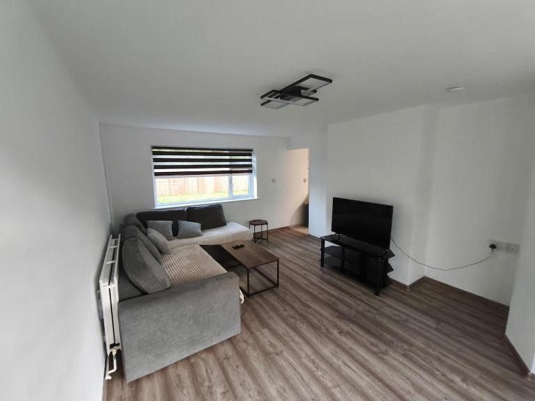 Spacious family home - Chambres d'hôtes Dawley