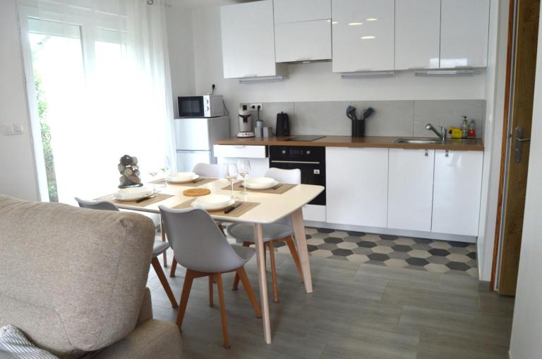 Petite maison de plain-pied - B&B Coudures