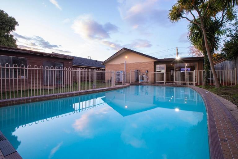 Pool, Games & fun - Family Retreat! - B&B Barwon Downs