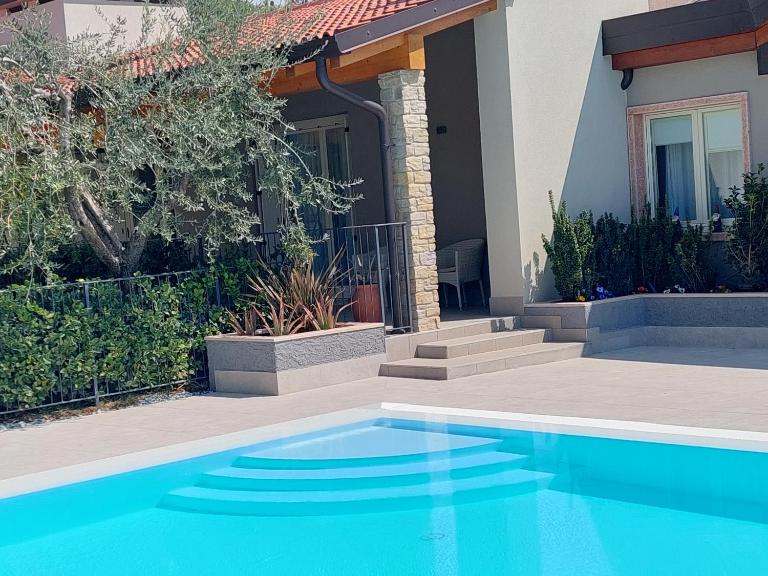Casa Pergola 2 - Fronte piscina, parking - Ferienwohnung Bardolino