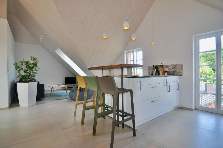 Alte Schule - Modernes Oberstübchen - Ferienwohnung Baustert