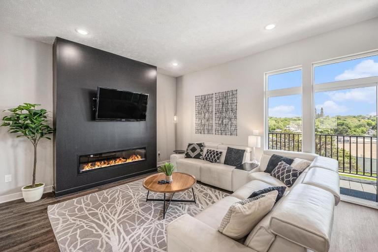 Midtown Luxury - 2 Master Suites - Near UNMC - Ferienwohnung Omaha