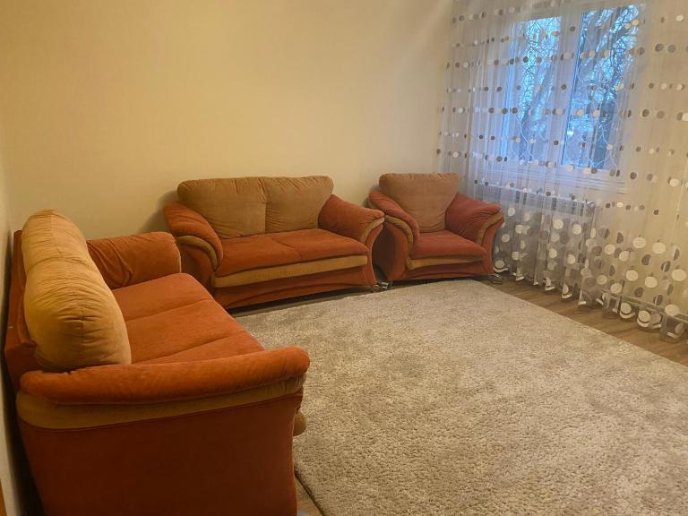 Затишна квартира КОМФОРТ - Bed and Breakfast Oezjhorod