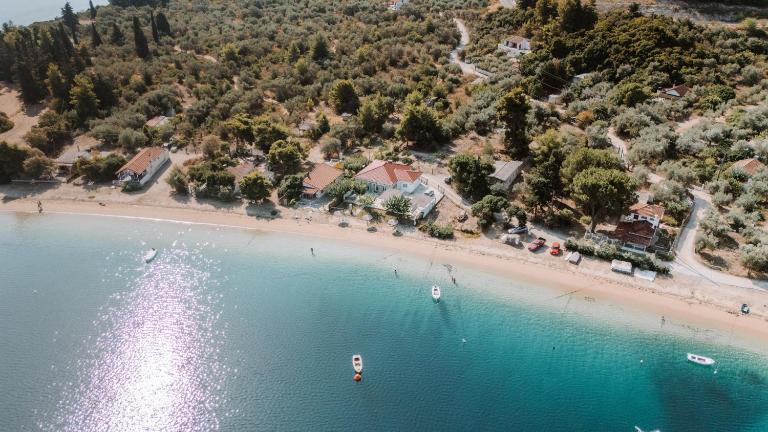 Bluevera seafront villa-Aidipsos bay - B&B Gialtra