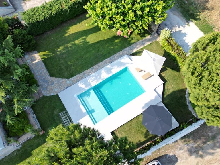 Villa with Private Pool by the coast of Olympus - Ferienwohnung Leptokaryá