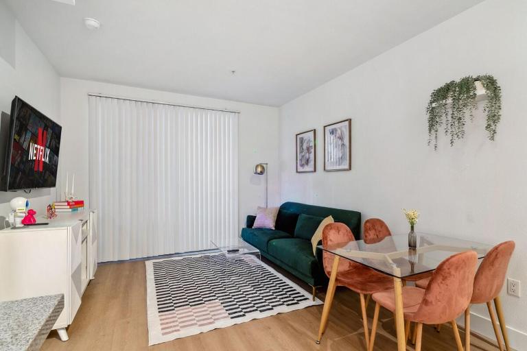2BR Coastal Retreat Walk to Beach, free parking - B&B Los Angeles