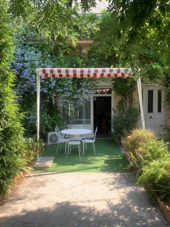 Chez Anna, maison de ville - Bed and Breakfast Frontignan
