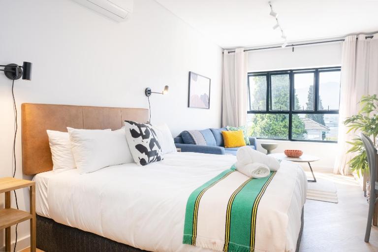 Paarl Superior Studio 231 - With Onsite Parking & Comforts - B&B Paarl