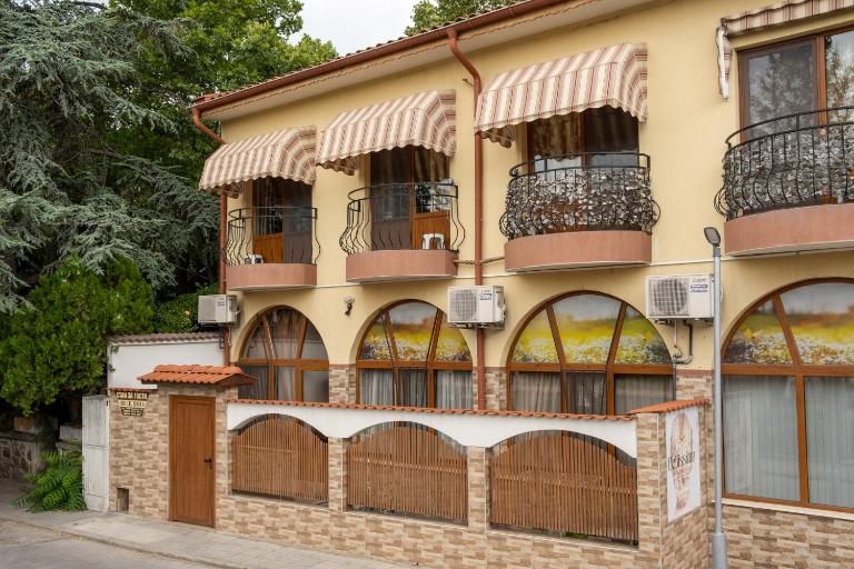 Villa Veselina Loft Studios - B&B Hisarya