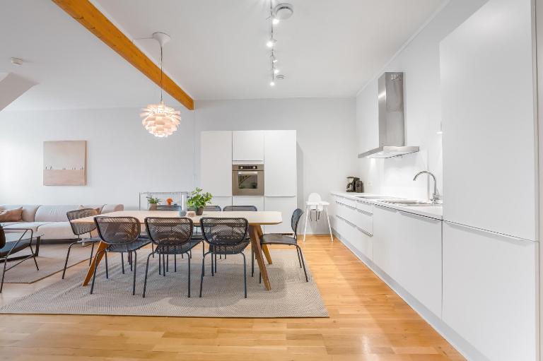 Spacious 3BD Two Level Apartment Close to Tromsø Centre - Ferienwohnung Tromsø