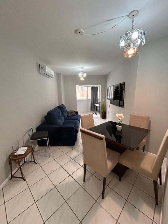 Apartamento familiar com dois quartos, ambientes climatizados, próximo a Roda Gigante de BC - Bed and Breakfast Balneário Camboriú