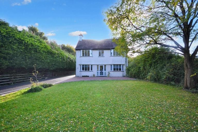 Spacious Cotswolds House Garden with Hot Tub - Ferienwohnung Tewkesbury