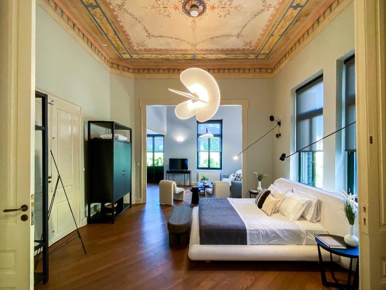 84 Luxury Suites in Center of Athens - B&B Athens