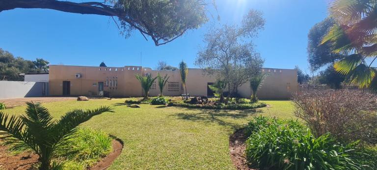 Apollo Guest House - Bed and Breakfast Mahikeng