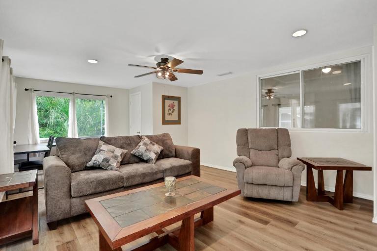 Entire house in Avondale, walking distance to shops and restaurants - B&B Jacksonville