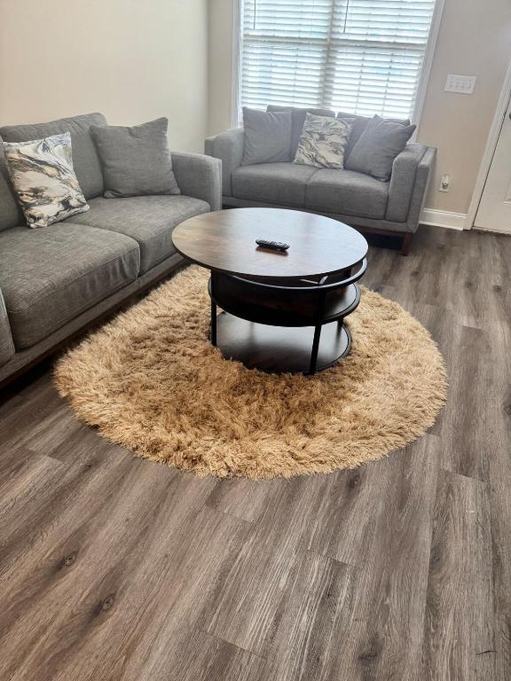 3 Bedroom 4 Bed Private Patio Home on GSU Campus - Bed and Breakfast Statesboro
