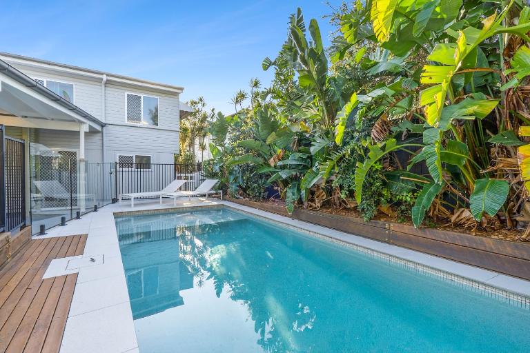 Bridgeport Pool Escape, Pets welcome - Sleeps 7 - B&B Margate