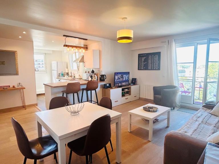 Bel appartement, proche gare, Poissy- Ouest Paris - Chambres d'hôtes Poissy