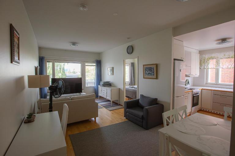 Mid Haven Cozy Apartment with Sauna, Glassed Balcony and Free Parking - Ferienwohnung Kemi