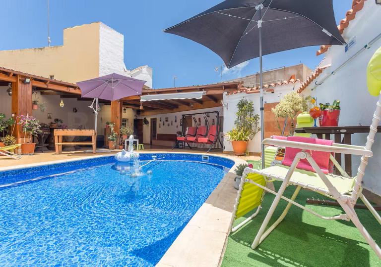 Villa Pilar, con piscina privada, terraza y aparcamiento - B&B Teror