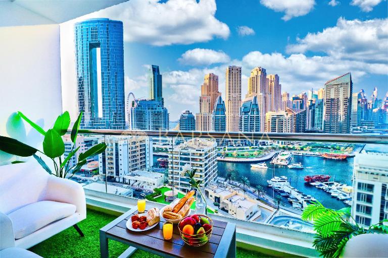 Barsana - Seaside Luxury 2BDR - Panoramic Marina & Sea Views - Bed and Breakfast Dubai
