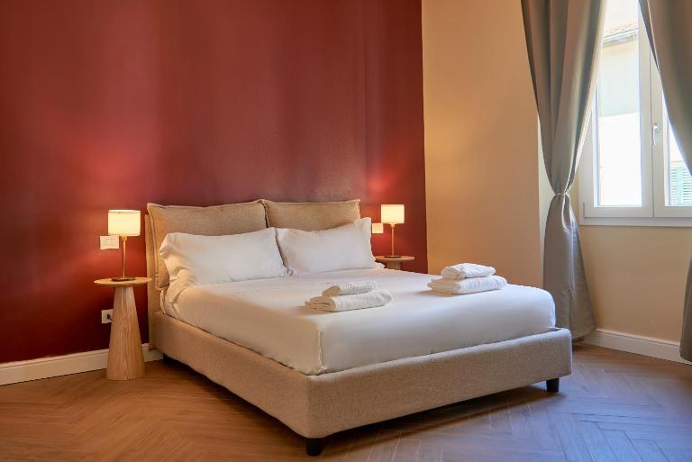 LJ Suites Florence - Rooms nearby Piazza Beccaria - B&B Firenze