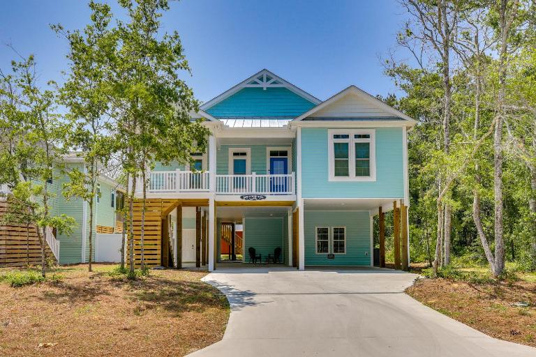 Coastal North Carolina Retreat: Half Mile to Beach - B&B Oak Island