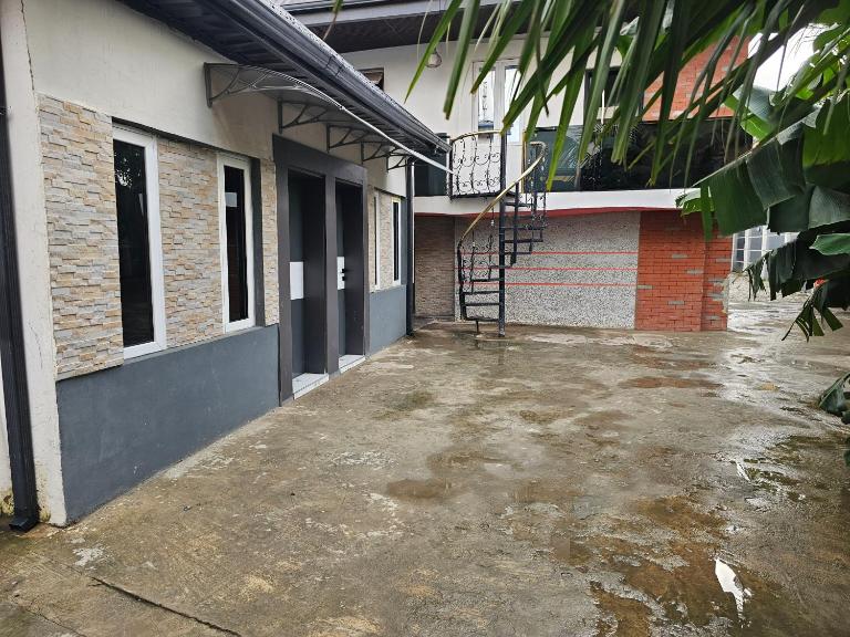 Hen-Cap Apartment Services - B&B Agege