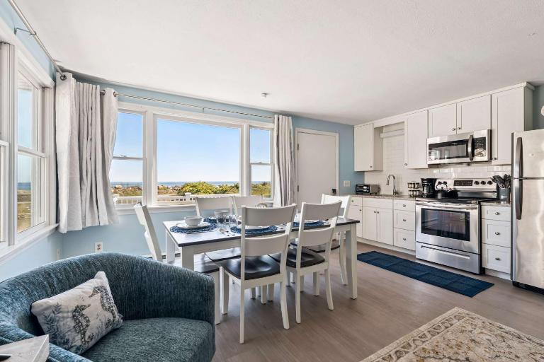 Coastal Bliss - B&B Rye
