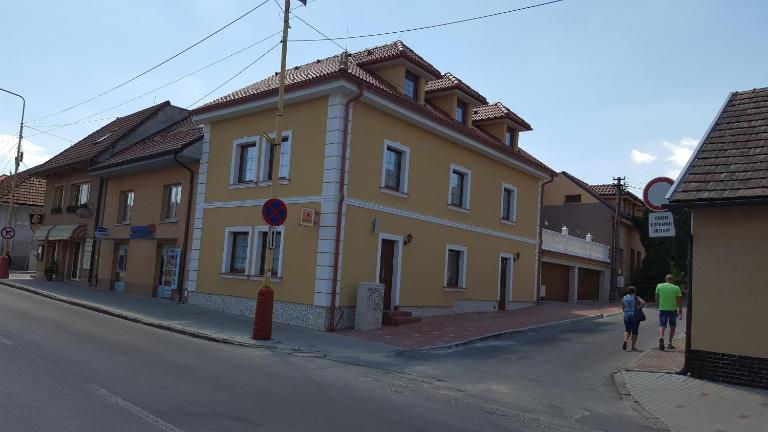 Penzión Galéria - Bed and Breakfast Bojnice