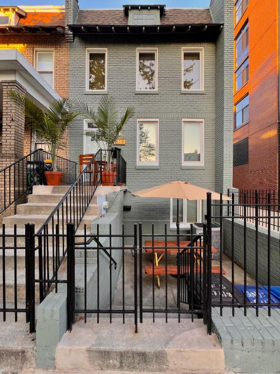 Luxury Group Retreat in Heart of DC! - B&B Washington D.C.