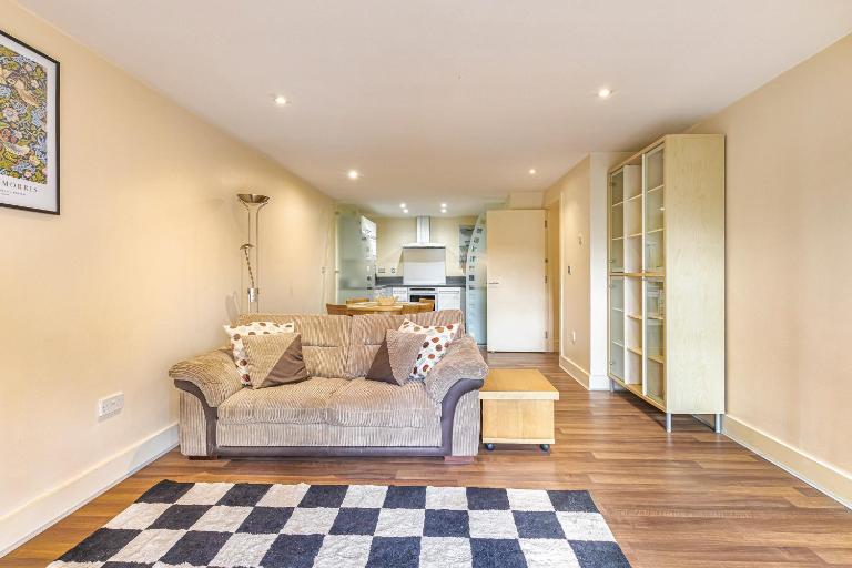 Bright 1-Bedroom Apartment in E14 - B&B London