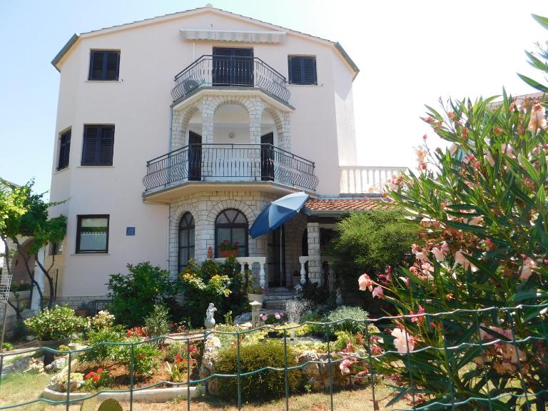 Apartments Blazevic - B&B Pjescana uvala