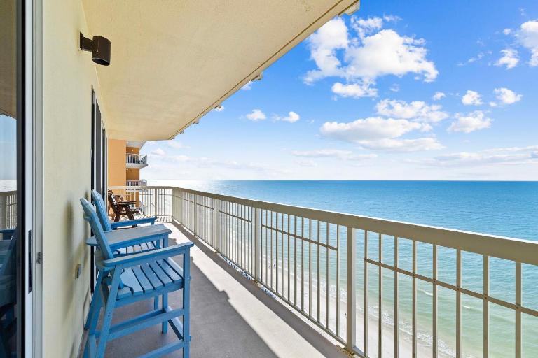 Waterfront High-Rise PCB Condo w/ Community Perks - B&B Panama City Beach
