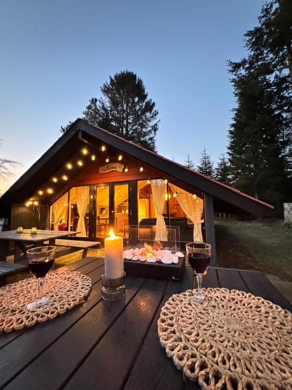 Unique forest cabin by lake near Legoland, ForestCabinDK - B&B Ansager