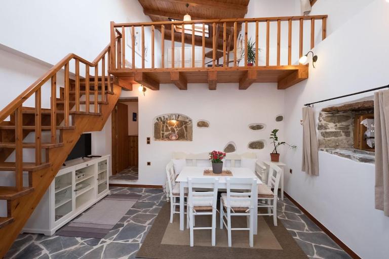Gaby's charming house - Bed and Breakfast Kavoúsi