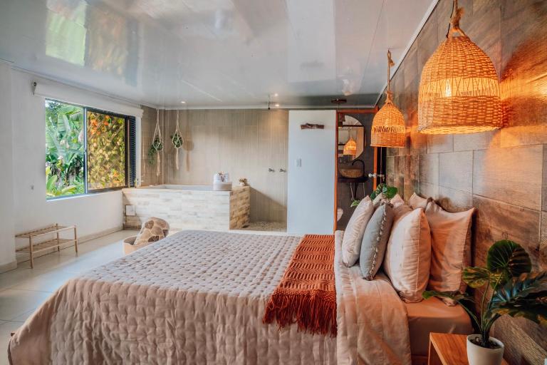 Cabañas con jacuzzi y chimenea - Casa Floral, Marinilla - B&B Marinilla