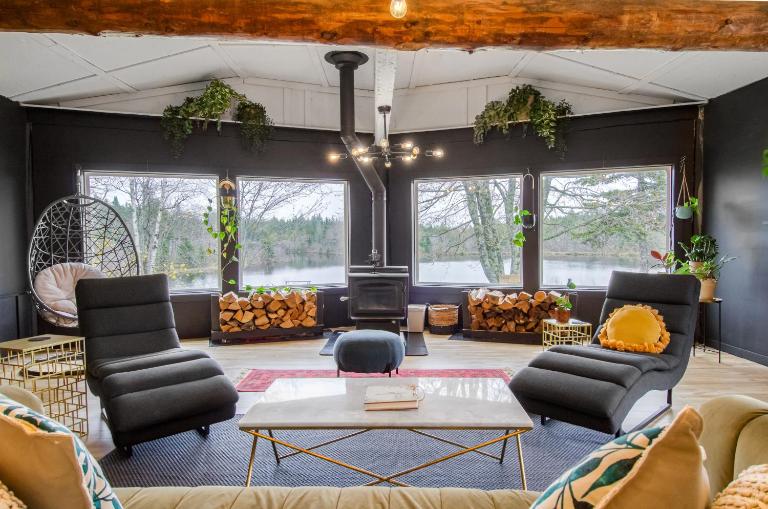 Lakeside Lodge by the Bay of Fundy - B&B St. Martins