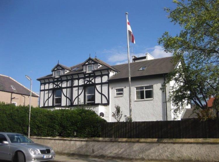 Beach View Apartment - B&B West Kirby