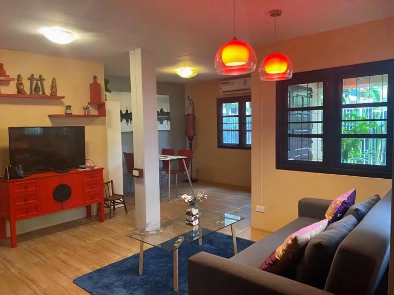 Old City Hidden Gem Villa - Bed and Breakfast Chiang Mai