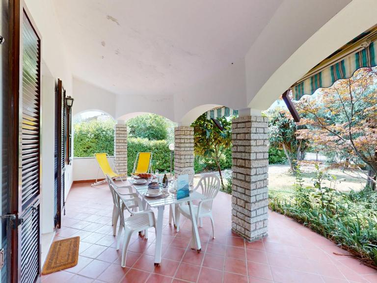 Valentine Lakeside Villa by Bookinggardalake - B&B Sirmione
