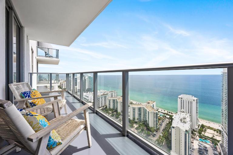 5-BR Retreat Resort & Valet Included 14 Guests - Ferienwohnung Hollywood