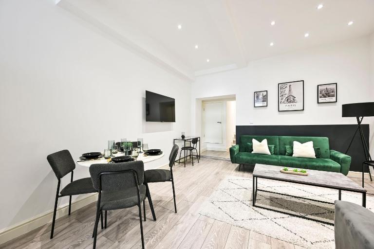 Stylish 1Bed West London Apartment - Near Shops & Tube - B&B Borgo londinese di Ealing