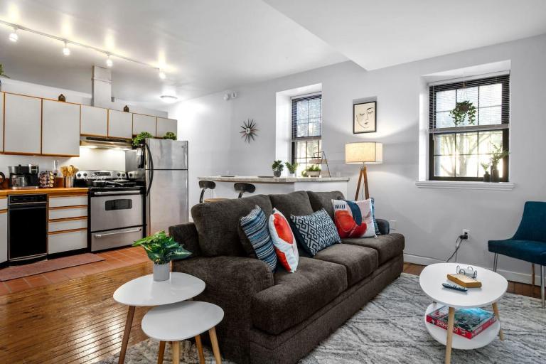 Quaint and Stylish APT with King Bed for Long Term Stay - B&B Filadelfia