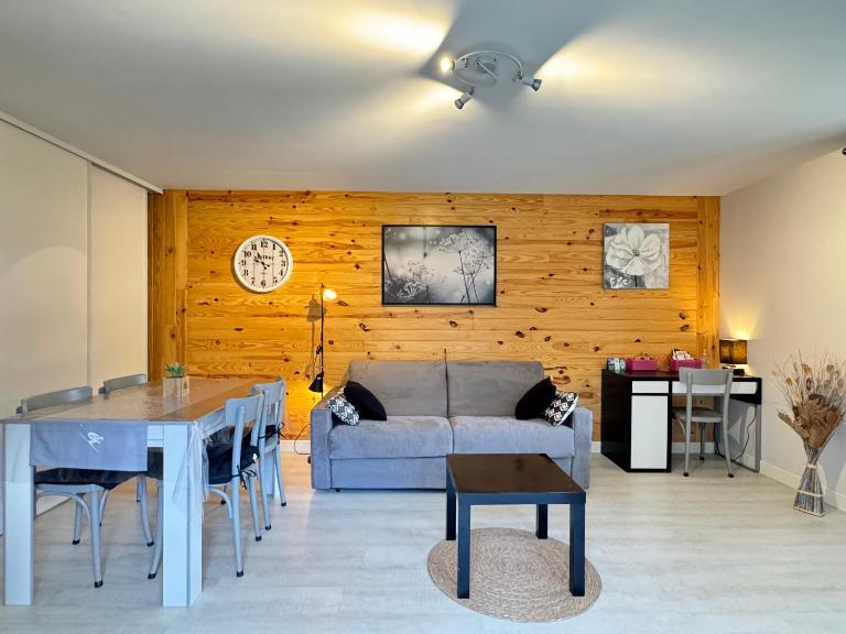 T2 ensoleillé. Terrasse, jardin commun, vue, parking. - Chambres d'hôtes Cauterets