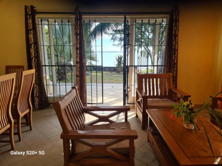 Jugroop Beach House - Ferienwohnung Baie du Tombeau